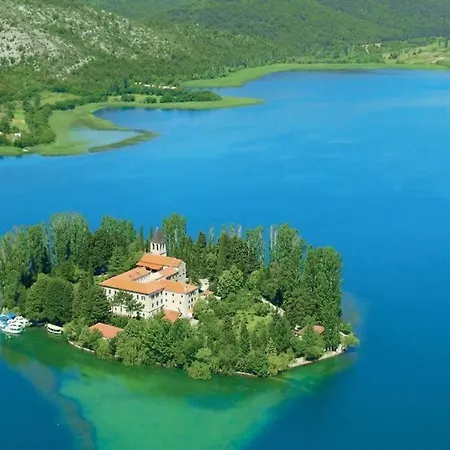 Bedroom For 3, In Old Dalmatian House, Under Mountain, 14 Km To Np Krka, 35 Mins Drive To Sibenik Homestay